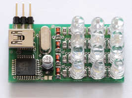 Oberseite der Platine, SMD-Teile und bedrahtete LEDs